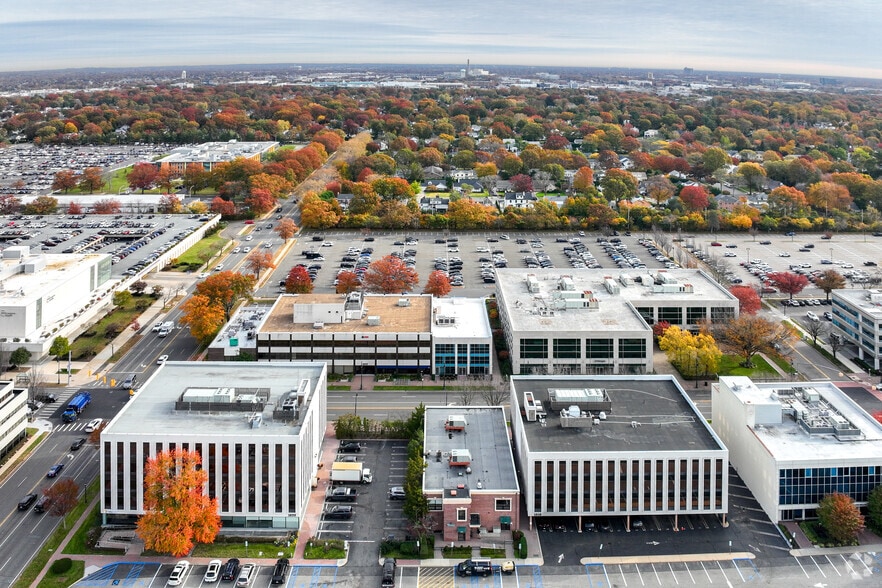 More Photos Of 1051 Franklin Ave, Garden City Office For Sale