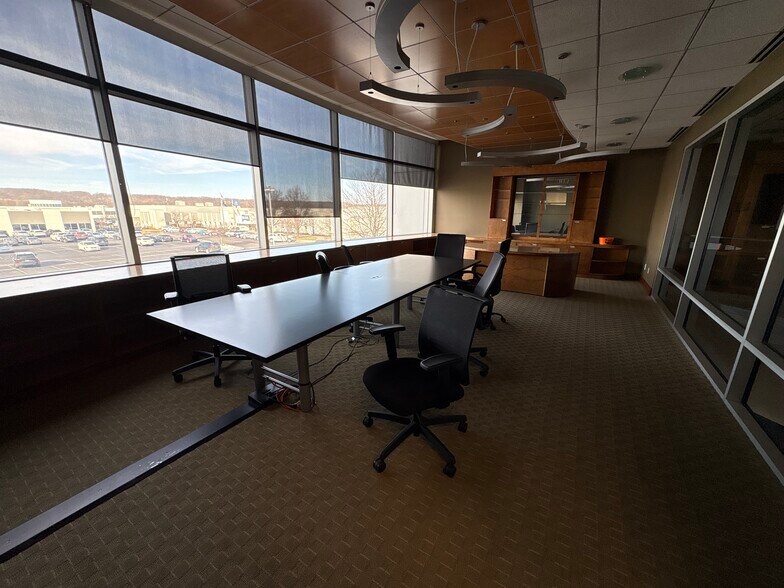 More Photos Of 3589 Sagamore Pky, Lafayette Office For Lease