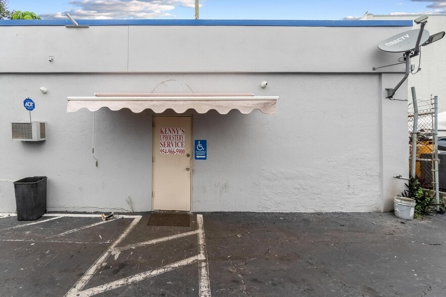 More Photos Of 2111 SW 31st Ave, Hallandale Beach Warehouse For Sale