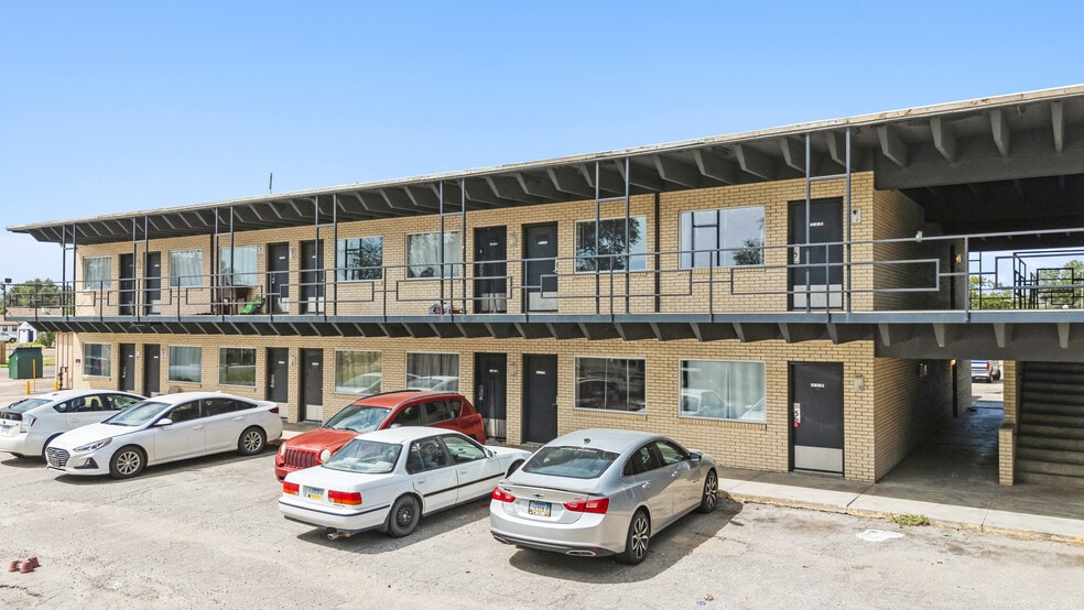 More Photos Of 1408 Buffalo Jones Ave, Garden City Apartments For Sale