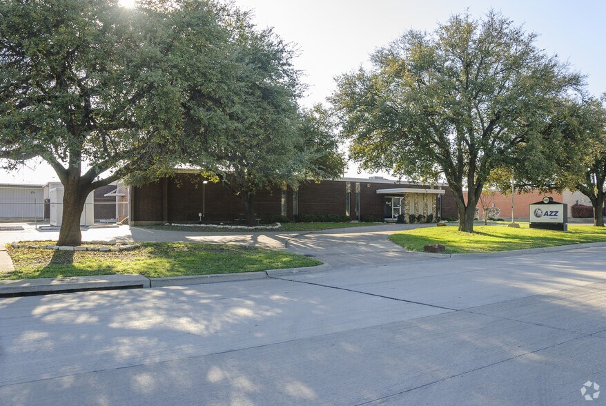 More Photos Of 300 S Kirby St, Garland Warehouse For Lease