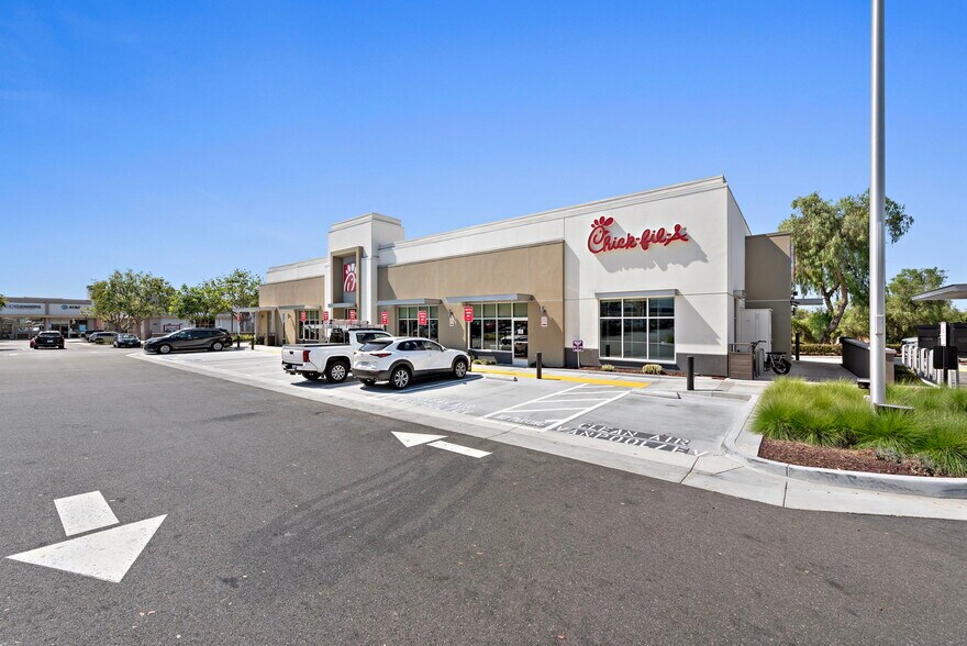 More Photos Of 27412 Antonio Pky, Ladera Ranch Storefront For Lease