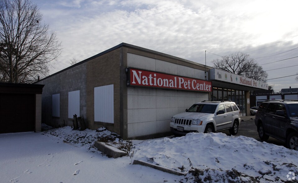 More Photos Of 726 Reservoir Ave, Cranston Freestanding For Lease