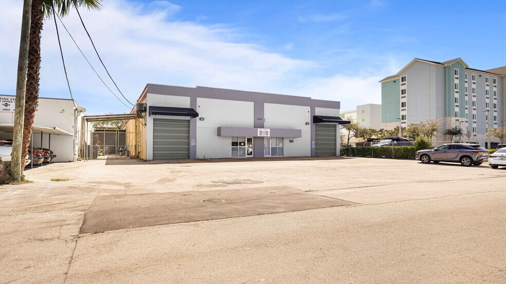 More Photos Of 7450 NW 41st St, Miami Manufacturing For Sale