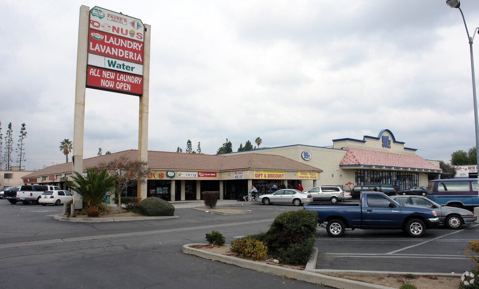 More Photos Of 8723 Sepulveda Blvd, North Hills General Retail For Lease