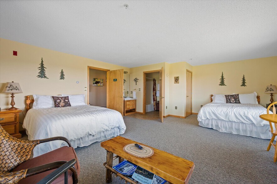 More Photos Of 341 US Route 1, Weston Hotel For Lease