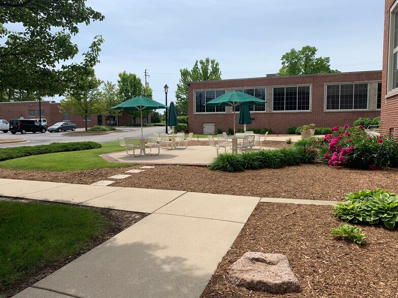 More Photos Of 4650 N Port Washington Rd, Glendale Office For Lease