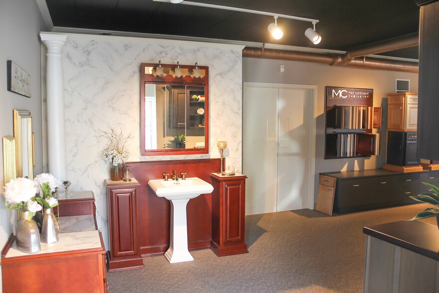 More Photos Of 9340 S Kedzie Ave, Evergreen Park Warehouse For Sale