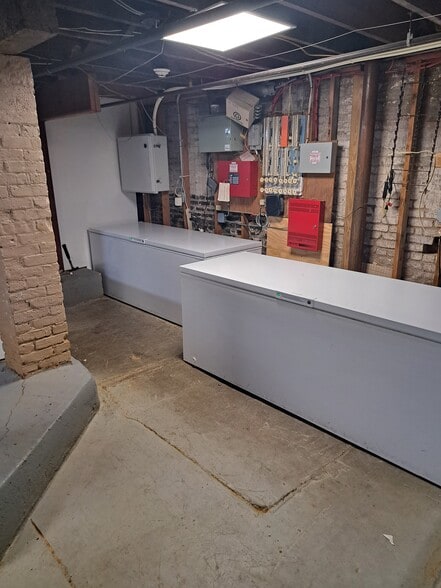 More Photos Of 380 George St, New Brunswick Storefront Retail Residential For Lease