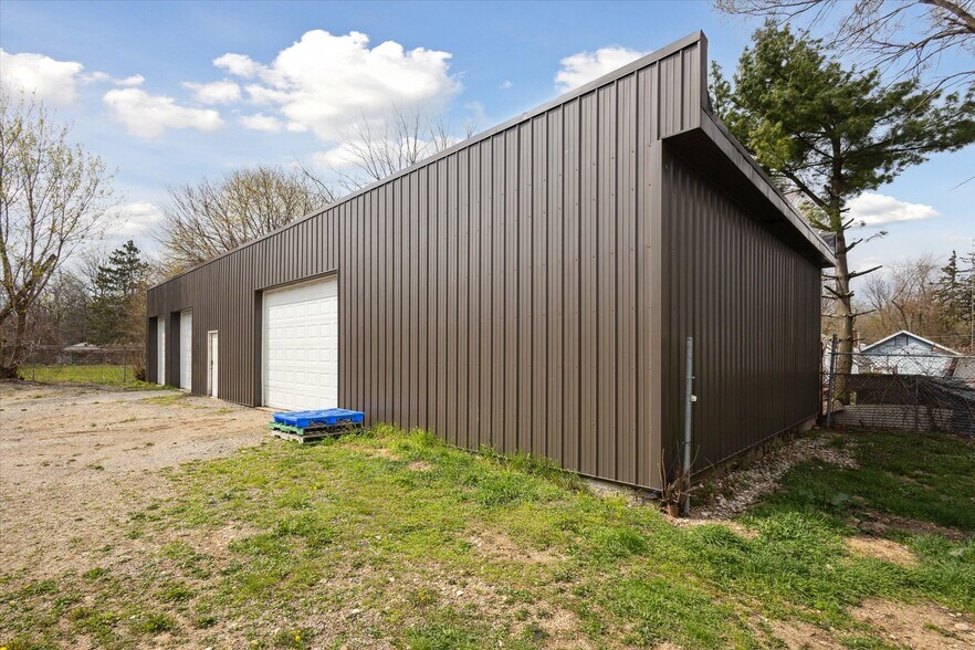 More Photos Of 919 Michigan St, Niles Warehouse For Sale