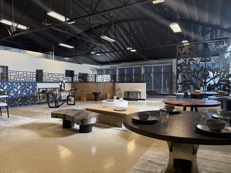 More Photos Of 2575 S Broadway St, Denver Flex For Lease