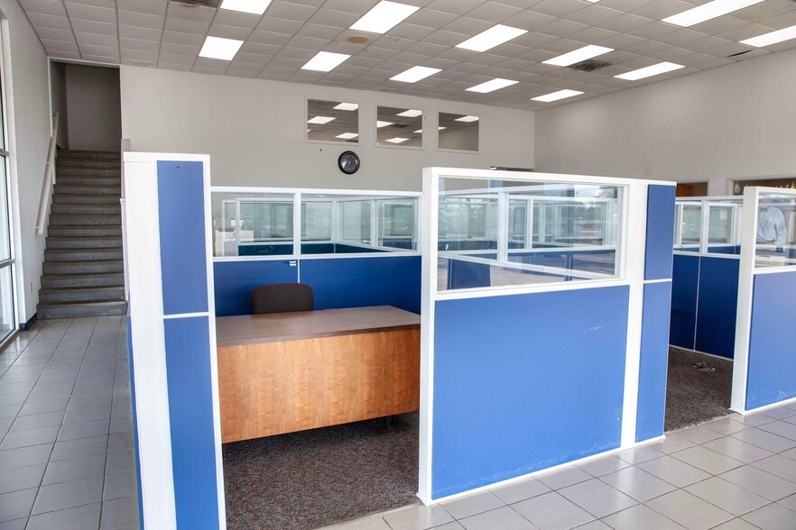 More Photos Of 2210 Washington Rd, Thomson Auto Dealership For Sale