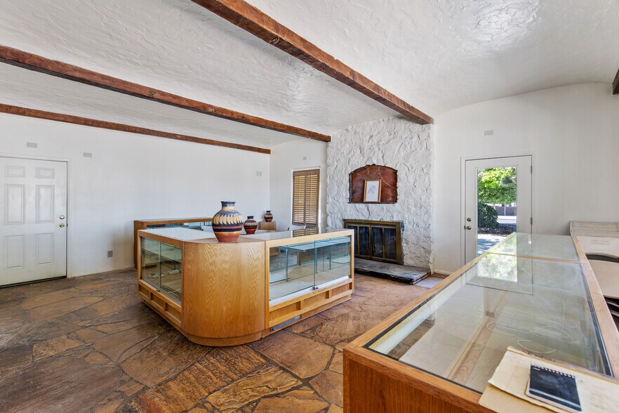 More Photos Of 2010 E Route 66, Flagstaff Apartments For Sale