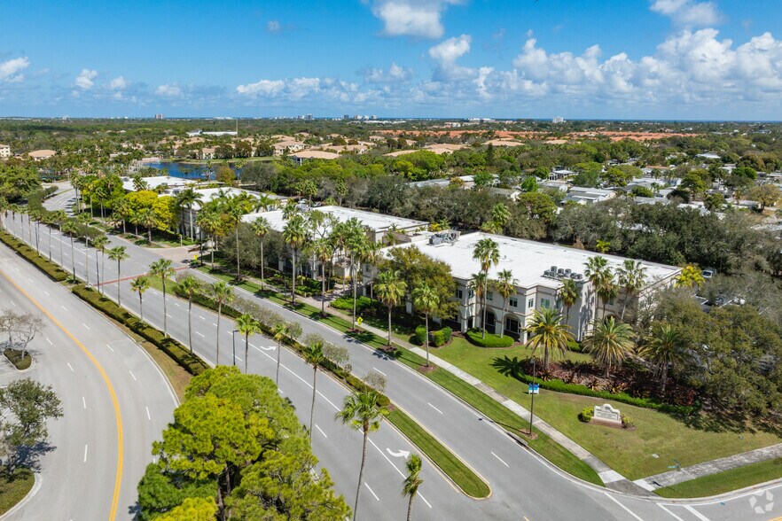 More Photos Of 11621 Kew Gardens Ave, Palm Beach Gardens Medical For Lease