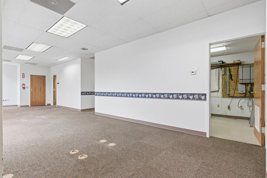 More Photos Of 718 N Martin St, East Prairie Office For Sale