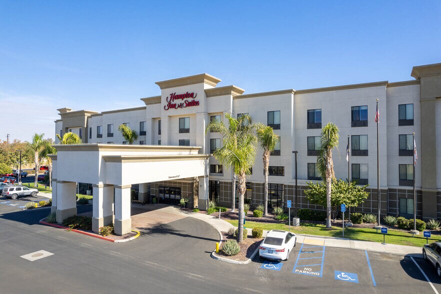 More Photos Of 7941 E Brundage Ln, Bakersfield Hotel For Sale