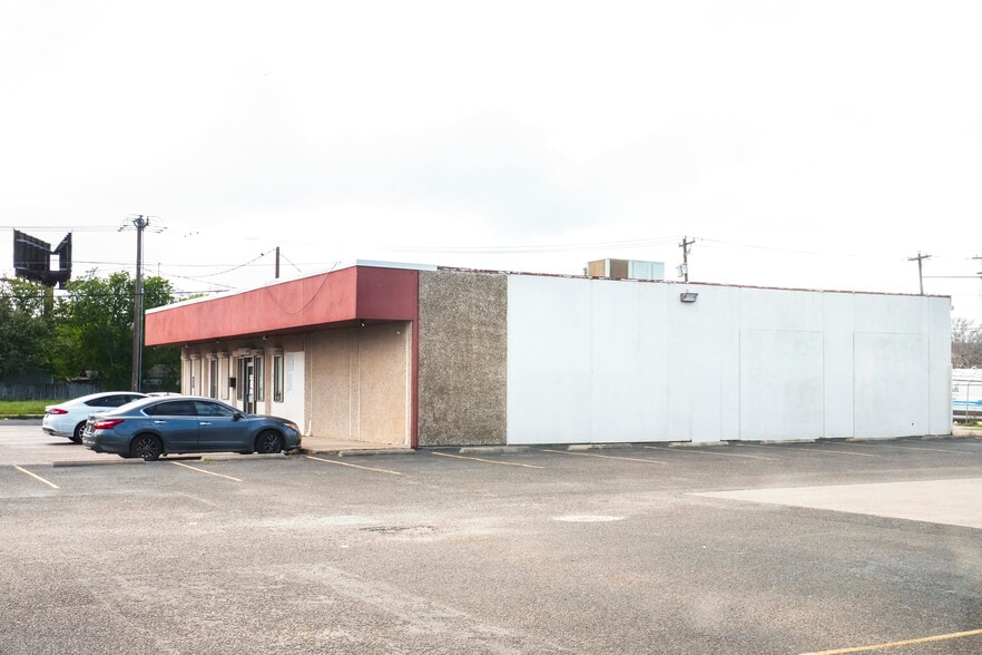 More Photos Of 1428 Laredo St, Corpus Christi Office For Sale