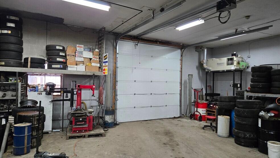 More Photos Of 1870 Fillmore Ave, Buffalo Flex For Sale