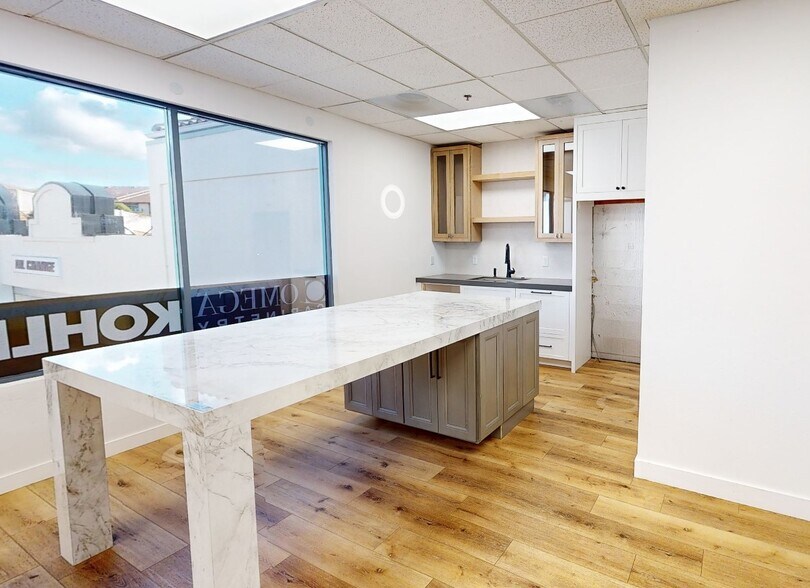 More Photos Of 362-374 Encinitas Blvd, Encinitas Storefront For Lease