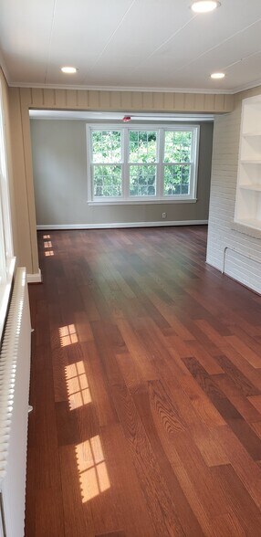 More Photos Of 4715 Chestnut St, Bethesda Office Residential For Sale