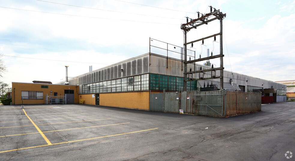 More Photos Of 6350 Kirk St, Morton Grove Manufacturing For Lease