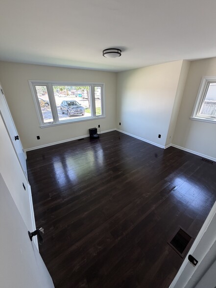Primary Photo Of 45280 Cass Ave, Utica Loft Creative Space For Lease
