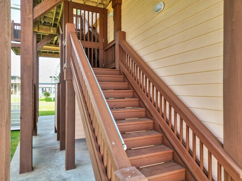 More Photos Of 944 Raymond, Crystal Beach Specialty For Sale