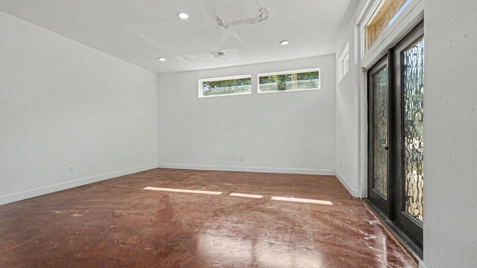 More Photos Of 619 Jackson, Pasadena Storefront Retail Office For Sale
