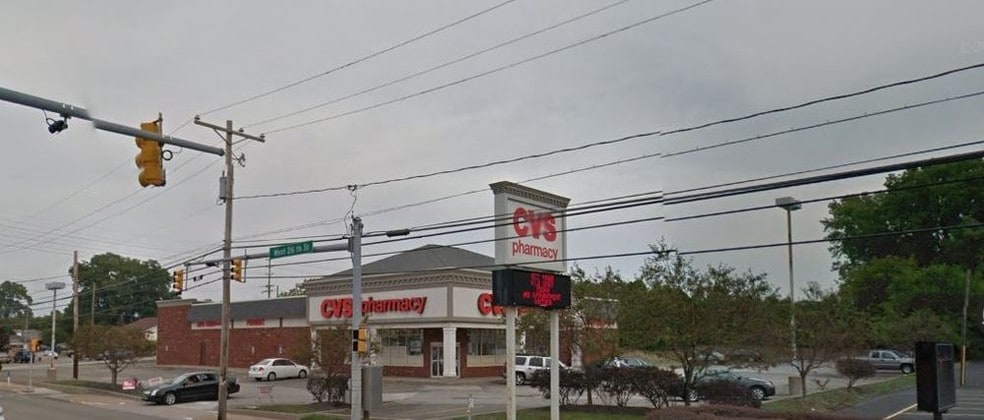 More Photos Of 1535 W 26th St, Erie Drugstore For Lease