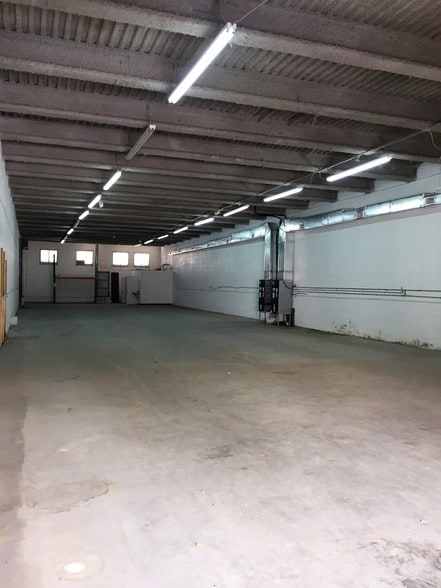 More Photos Of 530 NW 26th St, Miami Warehouse For Lease