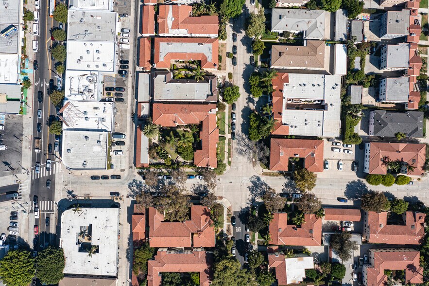 More Photos Of 6017 Whitworth Dr, Los Angeles Apartments For Sale