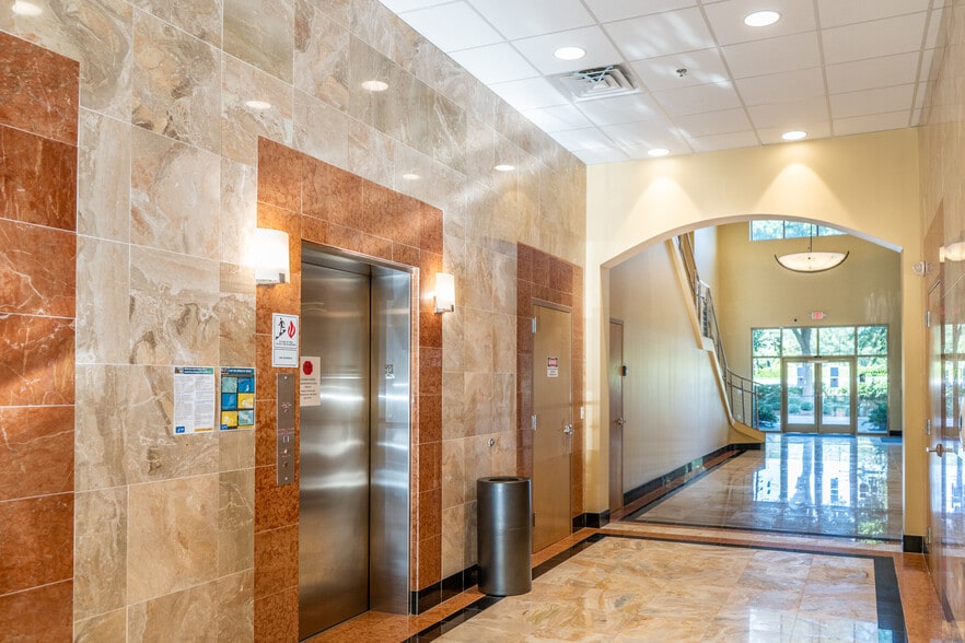 More Photos Of 7741 Point Meadows Dr, Jacksonville Office For Lease