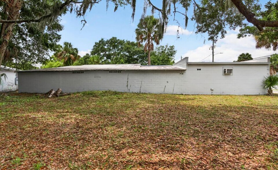 More Photos Of 1321 St Johns Ave, Palatka Service For Sale