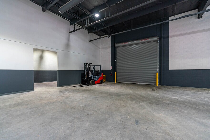 More Photos Of 31970 Castaic Rd, Castaic Freestanding For Sale