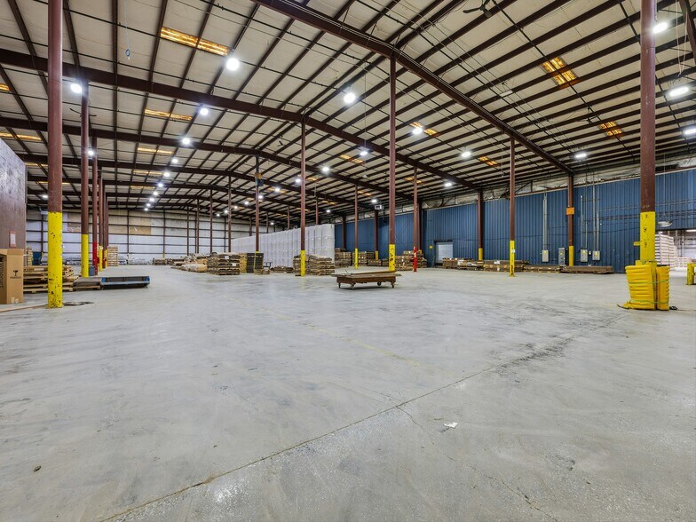 More Photos Of 90 Christ School Rd, Arden Distribution For Lease