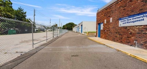 More Photos Of 1520 Peachtree St, Cocoa Self Storage For Sale
