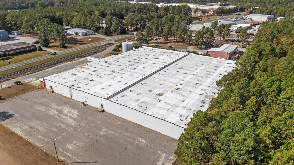 More Photos Of 3299 NC 5 Hwy, Aberdeen Distribution For Lease