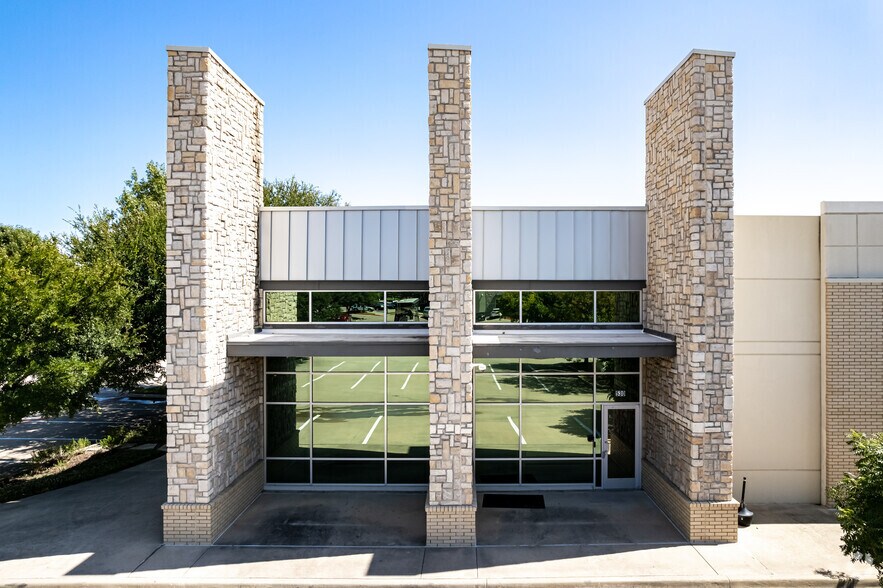 More Photos Of 645 E State Highway 121, Coppell Unknown For Lease