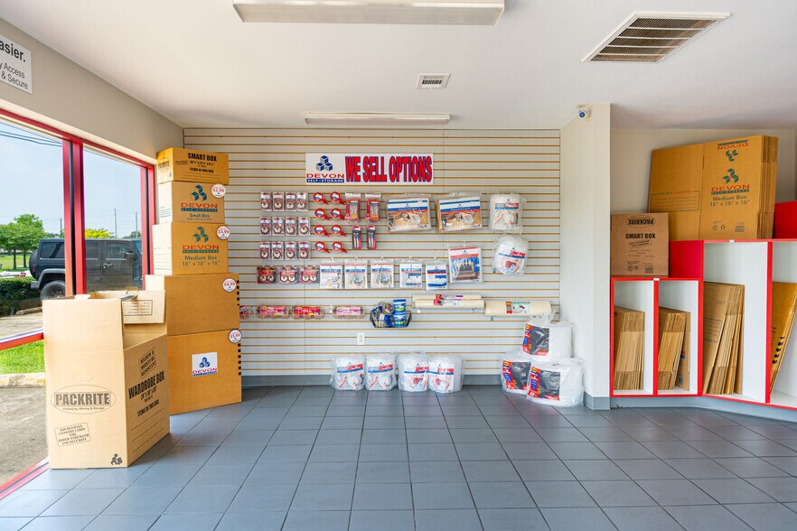 More Photos Of 6045 Fairmont Pky, Pasadena Self Storage For Sale