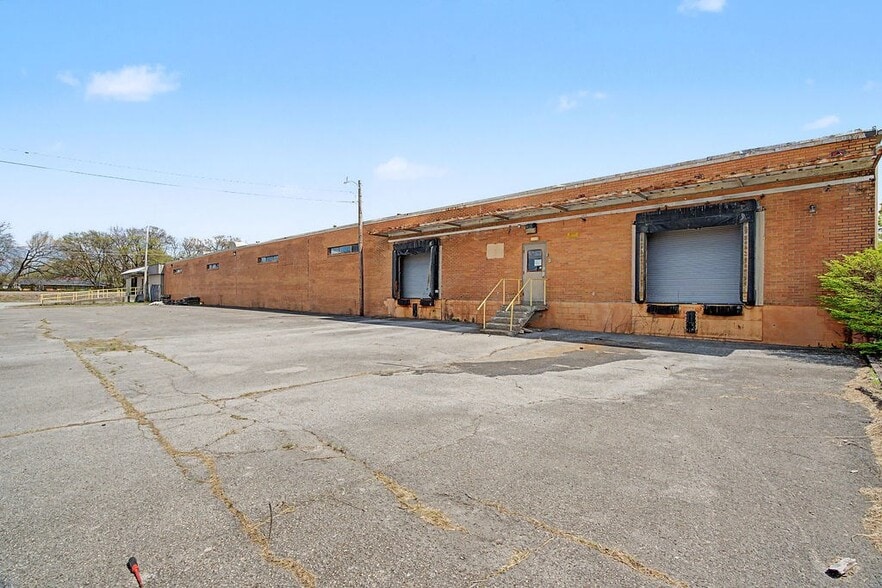 More Photos Of 1121 Skyline Dr, Hopkinsville Manufacturing For Sale