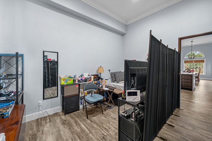 More Photos Of 12908 South Ln, Redlands Healthcare For Sale