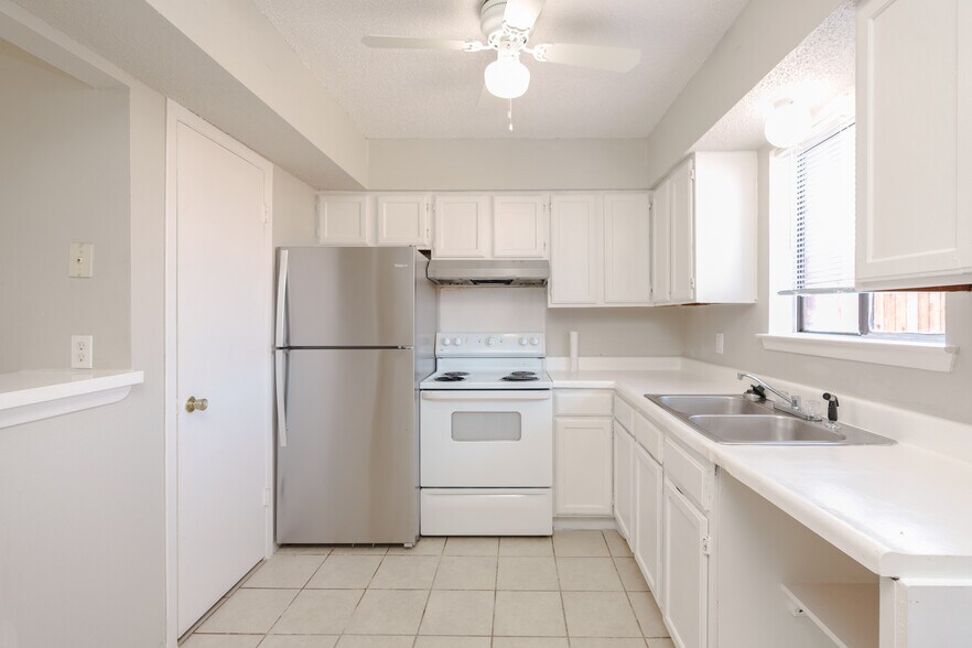 More Photos Of 2813 Wimbledon Ct, Garland Apartments For Sale