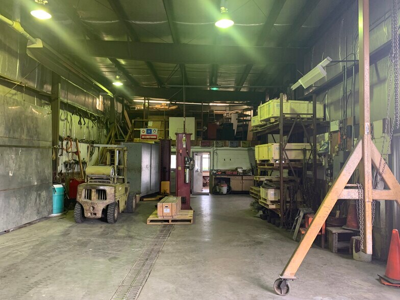 More Photos Of 411 19th St, Watervliet Auto Repair For Sale