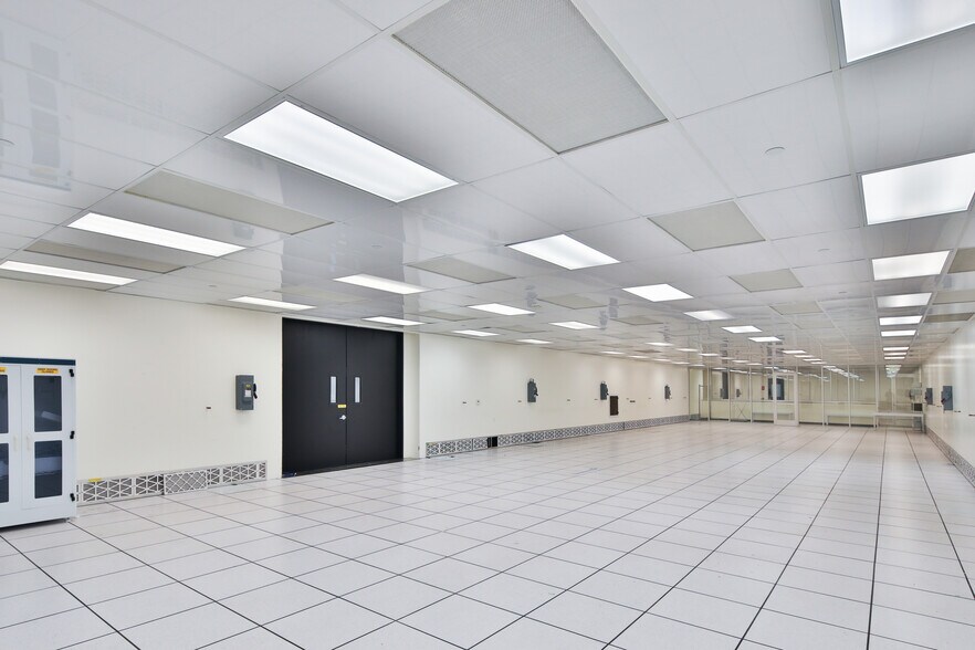 More Photos Of 27963 Franklin Pky, Valencia Warehouse For Sale