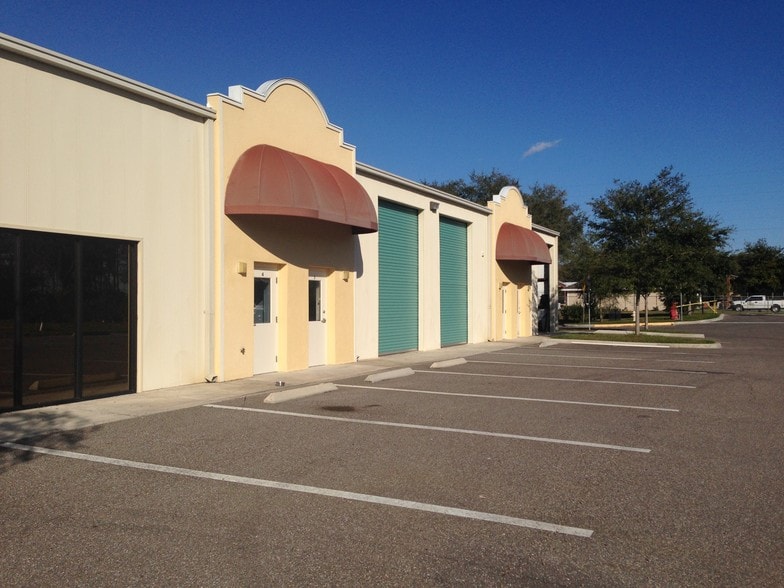More Photos Of 7064 Sampey Rd, Groveland Light Manufacturing For Lease