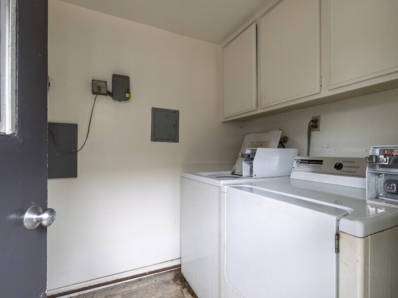 More Photos Of 426 E Imperial Ave, El Segundo Apartments For Sale