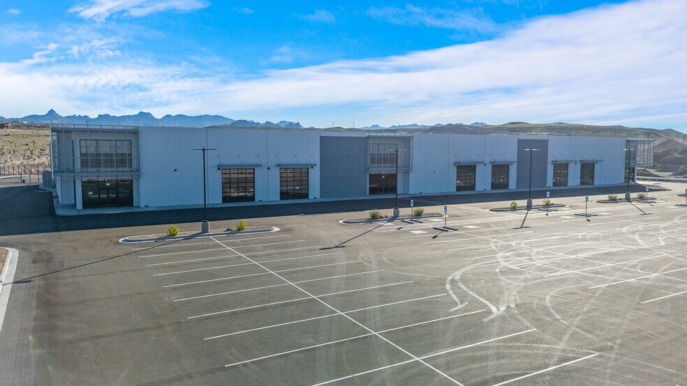 More Photos Of Laughlin Ranch Blvd, Bullhead City Warehouse For Lease