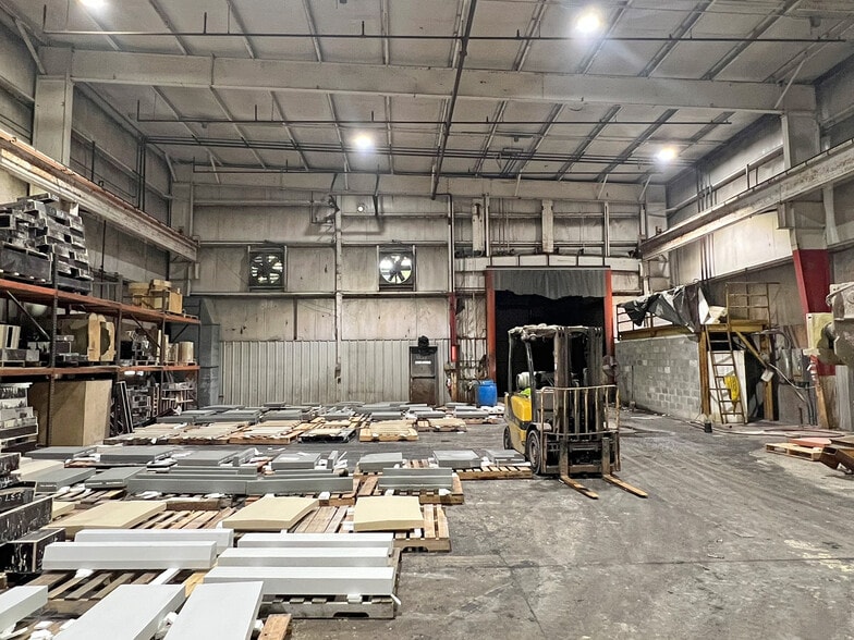 More Photos Of 711 Beaver Rd, Girard Warehouse For Sale