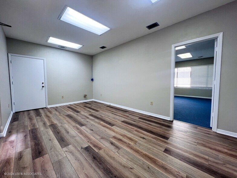 More Photos Of 4432 NW 23rd Ave, Gainesville Office For Lease