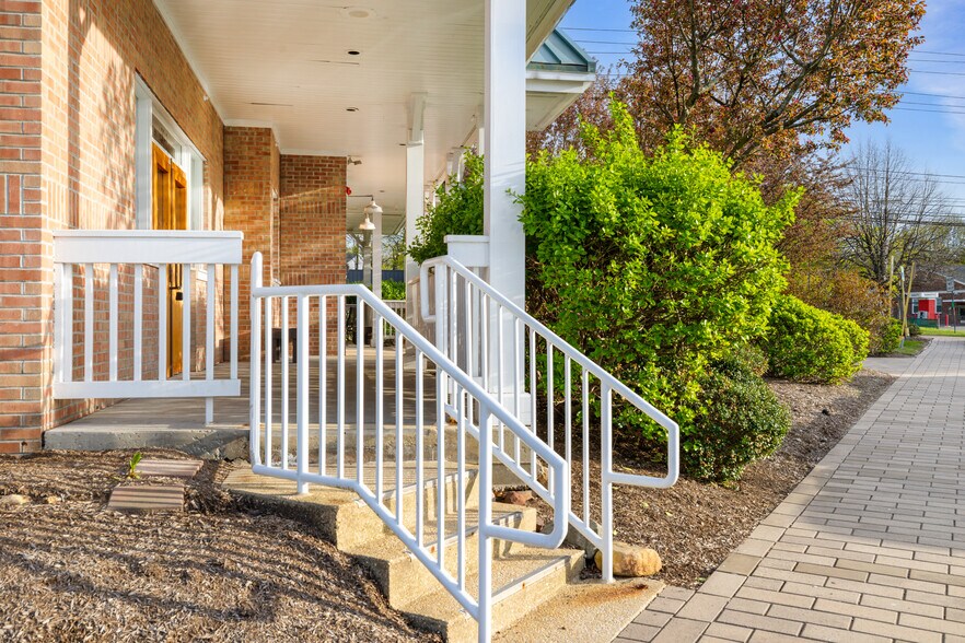 More Photos Of 5-28 Indian Rock, Suffern Unknown For Lease